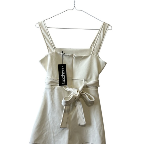 BNWT Boohoo Women's White Belted Jumpsuit - Picture 3 of 4